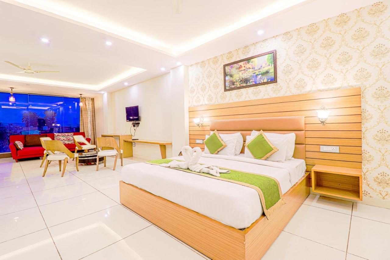 The Glory Hotel 데라둔 외부 사진