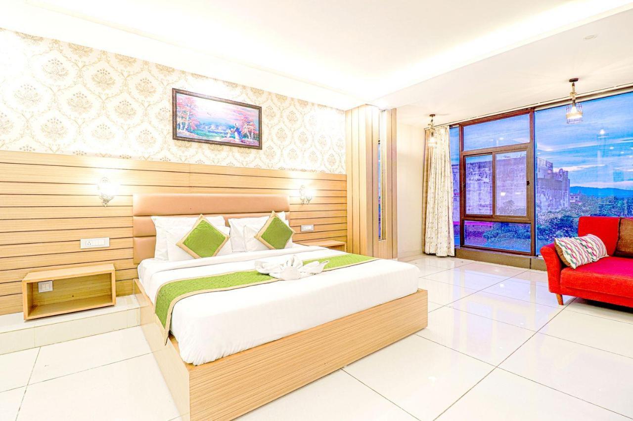 The Glory Hotel 데라둔 외부 사진